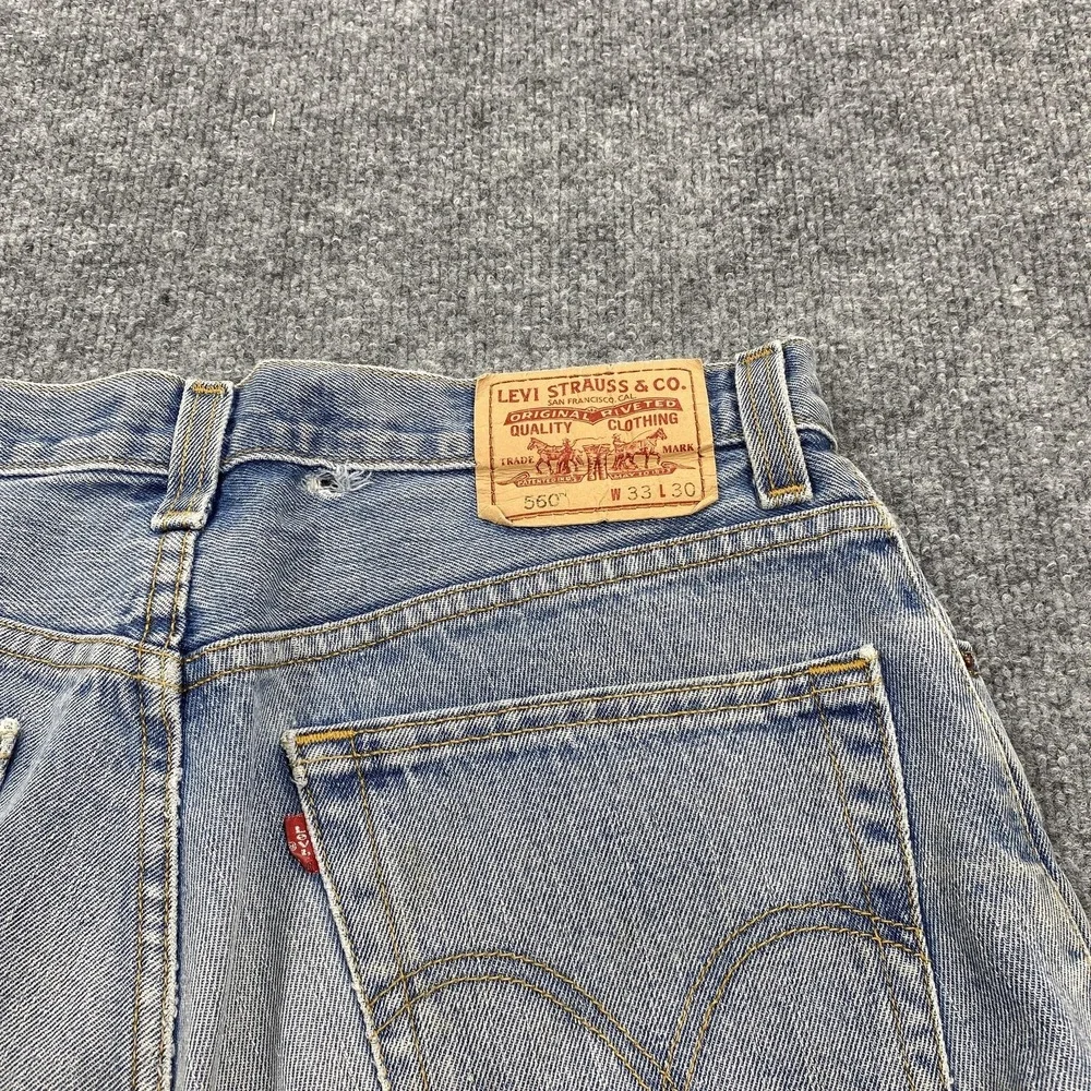 Levis 560 Jeans Mens 33x30 Blue Relaxed Fit Tapered‎ Denim Light Wash 5 Pocket